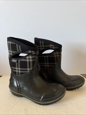 BOGS muck boots